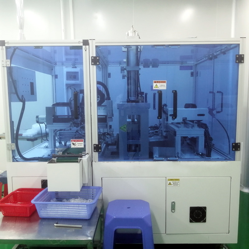 火狐电竞硅胶阀自动冲切机器 (2)_副本