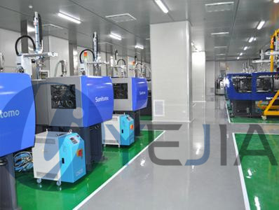 火狐电竞光电精密注塑车间设备